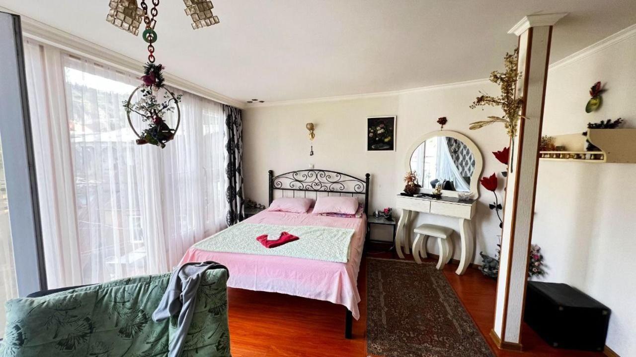 Hotel Lika Tbilisi Ngoại thất bức ảnh